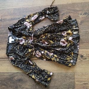 Small Floral black/yellow Motherhood brand shirt